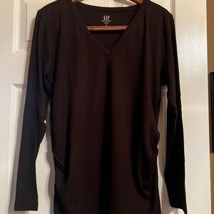 GAP Maternity Modern V Neck Long Sleeve T Shirt- NEW!!